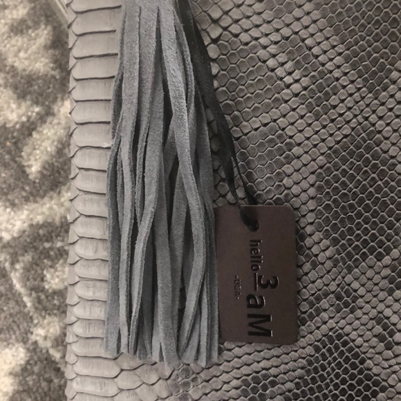 Grey Snakeskin Look Clutch Handbag Purse w Tassel NWT - Picture 8 of 9